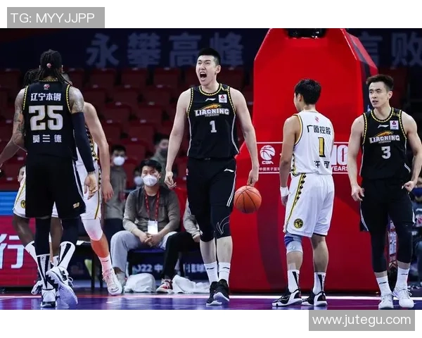 2018年CBA精彩对决回顾广厦队与辽宁队的巅峰对抗录像分析